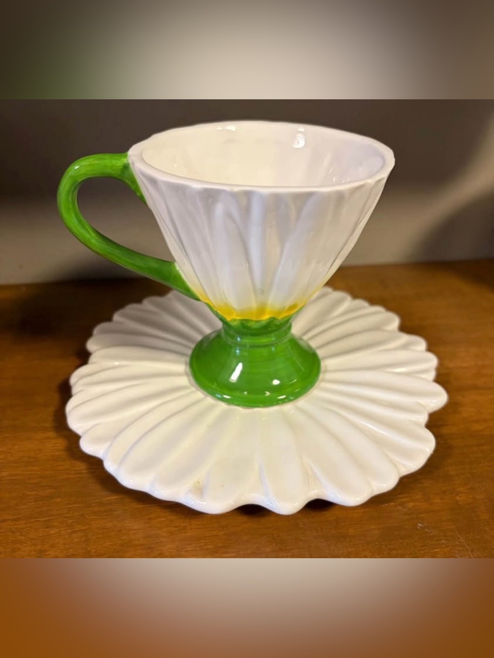 Vintage Telaflora Daisy Tea Cup Saucer Set Beautiful White Green In EUC